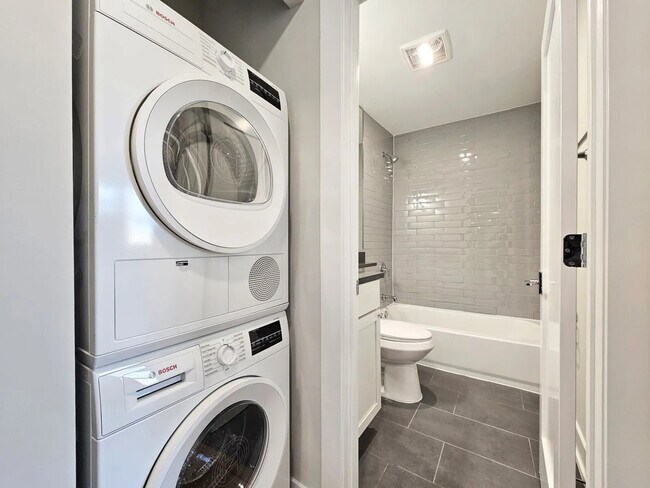 Photo - 540 W Aldine Ave