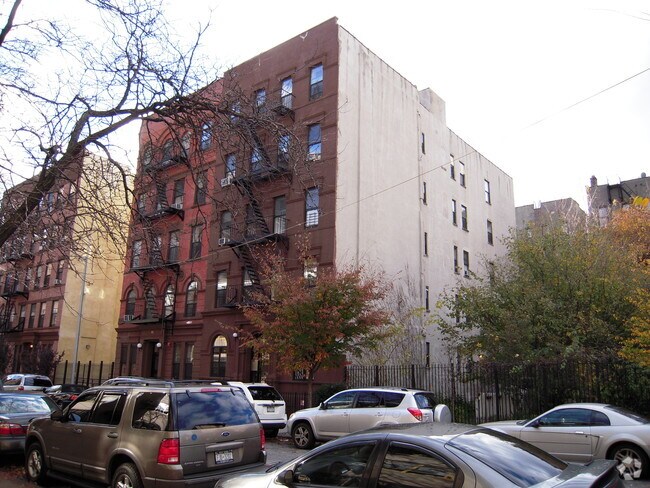 Photo - 114 W 134th St Apartments