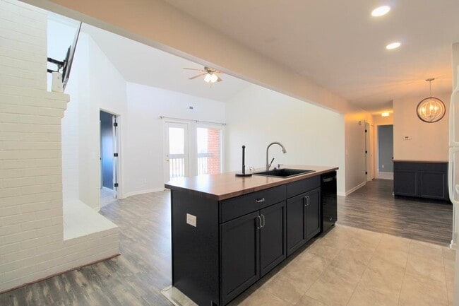 Photo - 1018 Blue Ridge Dr Unit 11