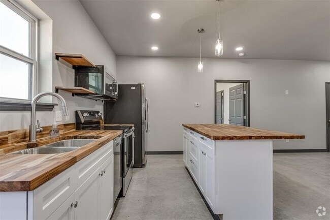 Building Photo - 12571 US-77 Rental
