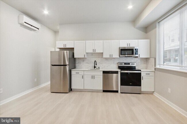 Photo - 316 S 52nd St Unit 2