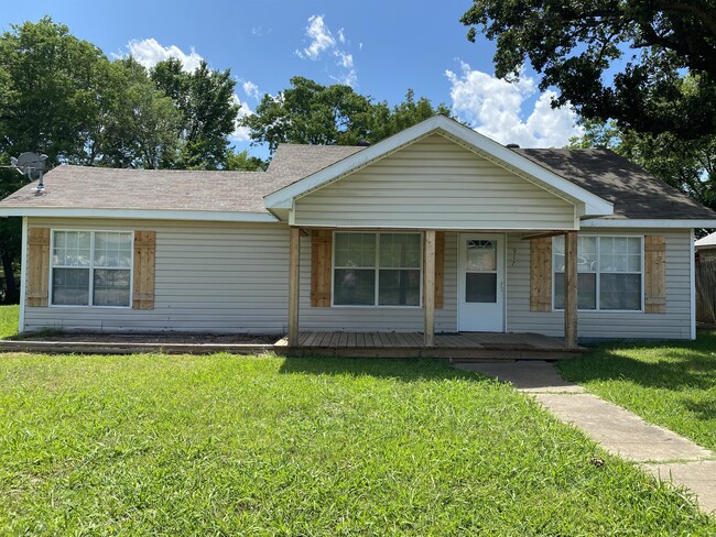 Building Photo - 917 N Naid St Rental