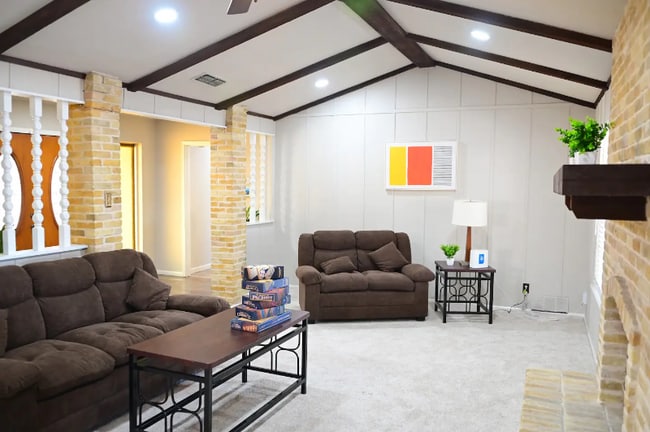 Photo - 611 Balboa Dr Casa