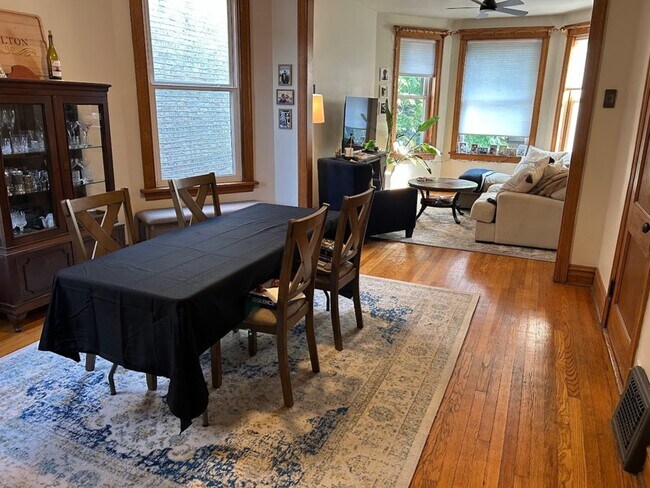 Photo - 3012 W George St Unit Apt 2
