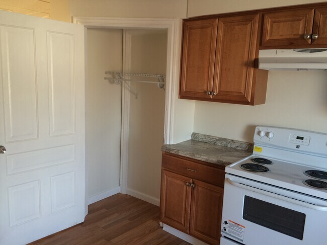 Cocina y despensa - 4512 Liberty Ave Unidad 3