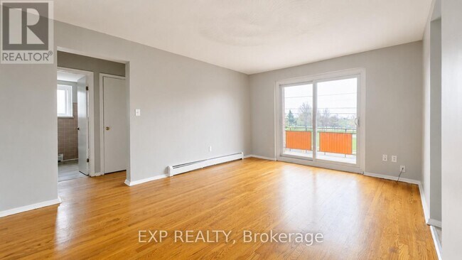Photo - 12 Westmount Rd W Unit 9