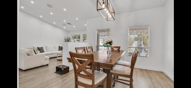 Photo - 6024 Estrapade St