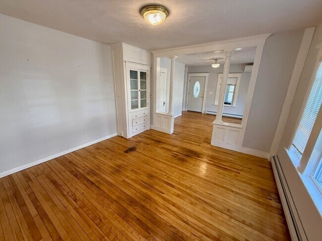 Photo - 104 S Main St