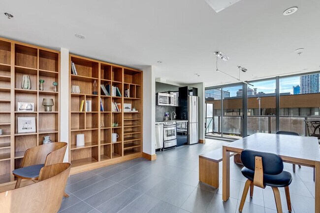 Photo - 1010-1016 6 St SW Unit SI ID1346025P