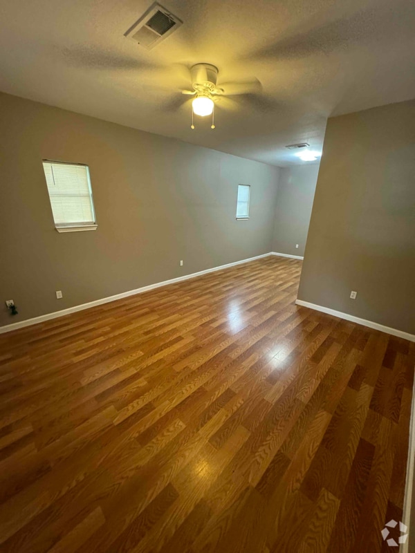 Building Photo - 834 18th St Rental