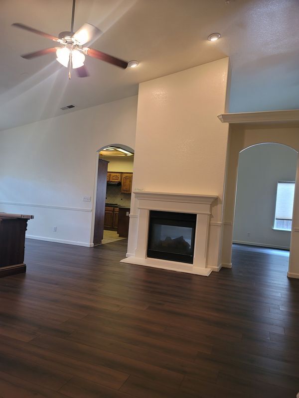 Photo - 543 Powers Ave