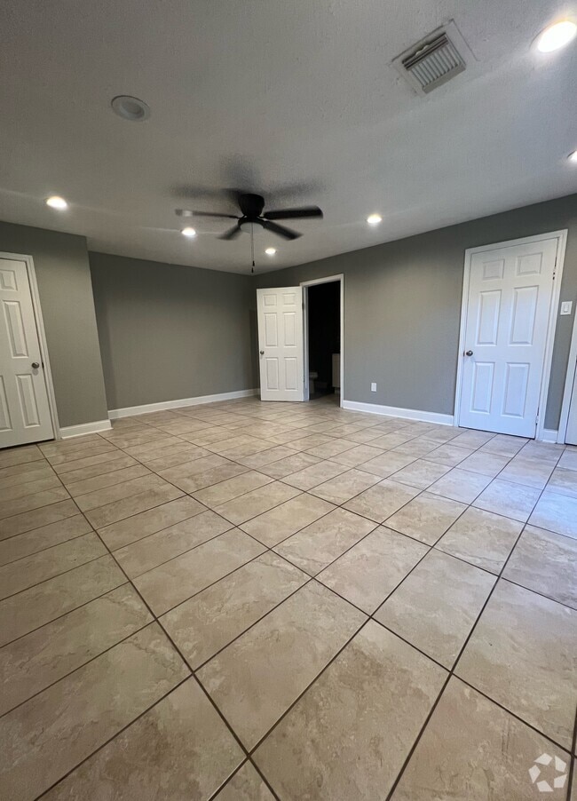 Building Photo - Keystone leasing and rental service