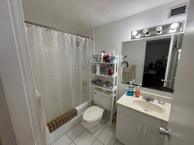 Photo - 801 Brickell Bay Dr