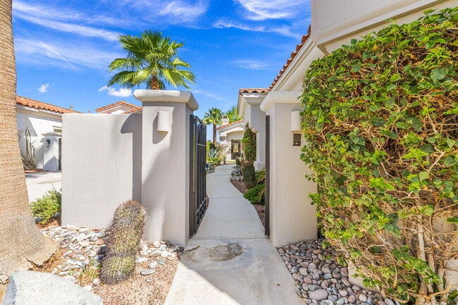 330 Gold Canyon Dr