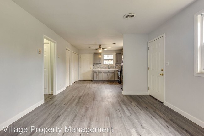 Photo - 3 br, 1.5 bath House - 104 Marshall Court