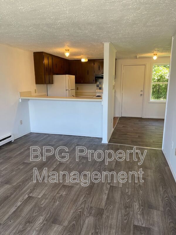 Building Photo - 123 Circle Dr Unit 13