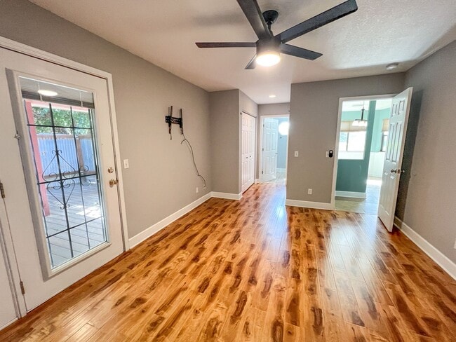 Photo - HOUSE - CLARKDALE
