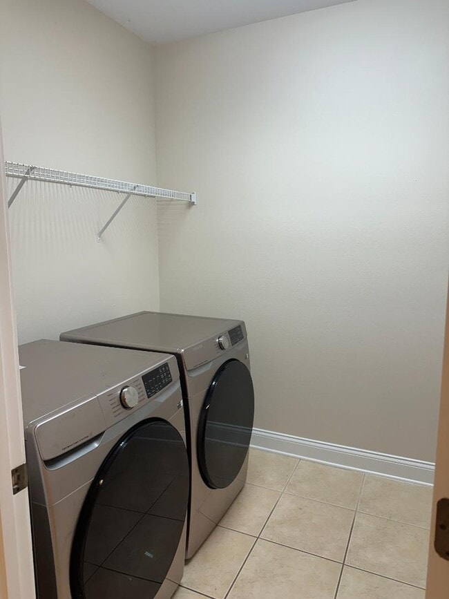 Photo - 7441 Regina Way