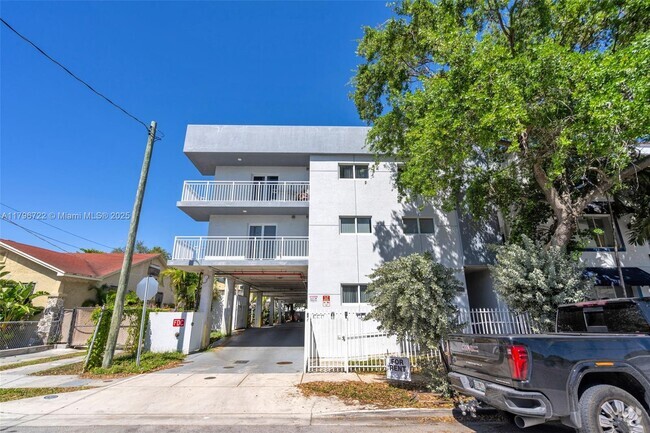 Building Photo - 1029 NW 3rd St Unit 202 Rental