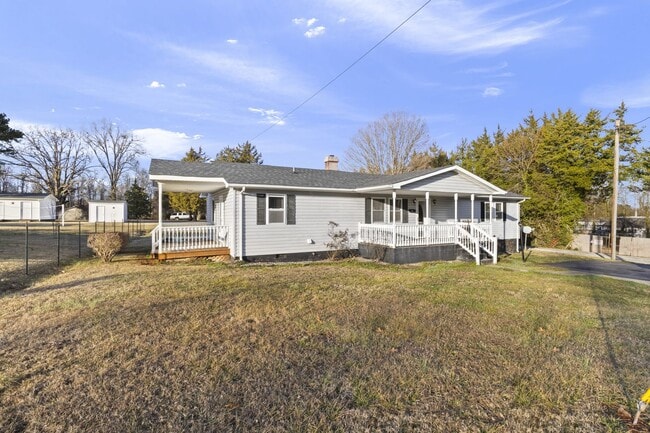 Photo - Charming 3 Bedroom Home for Rent!