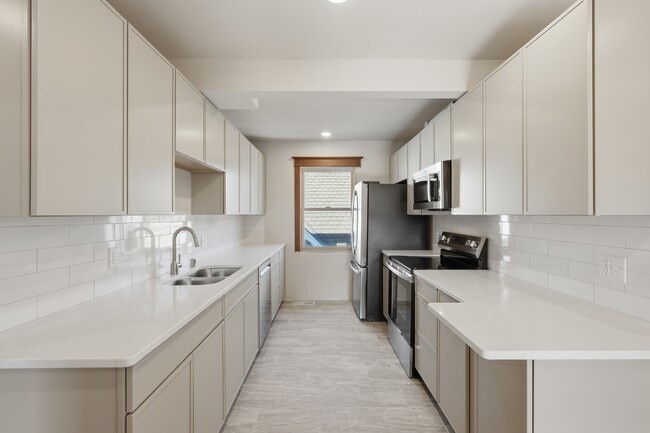 Photo - 808 W Main St Unit 2