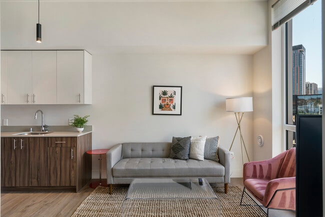 Pivot Apartments