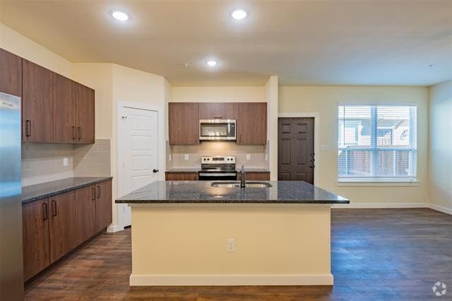 Building Photo - 643 Wheatfield Dr Rental