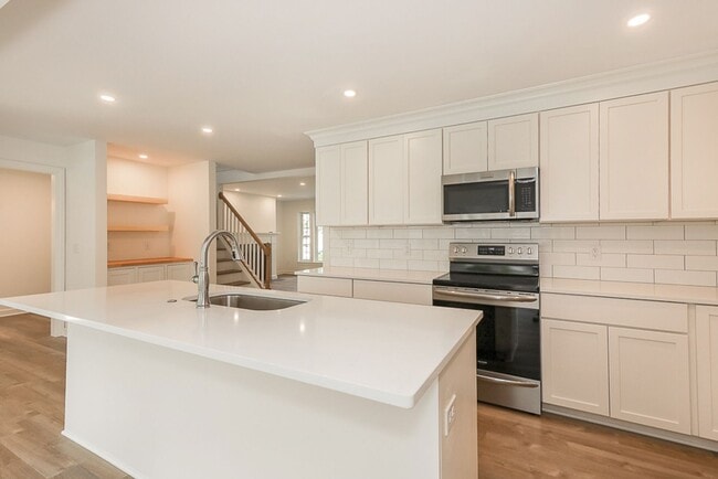 Photo - Four bedrooms/2.5 Baths Newly Remodeled Bay Village Home!