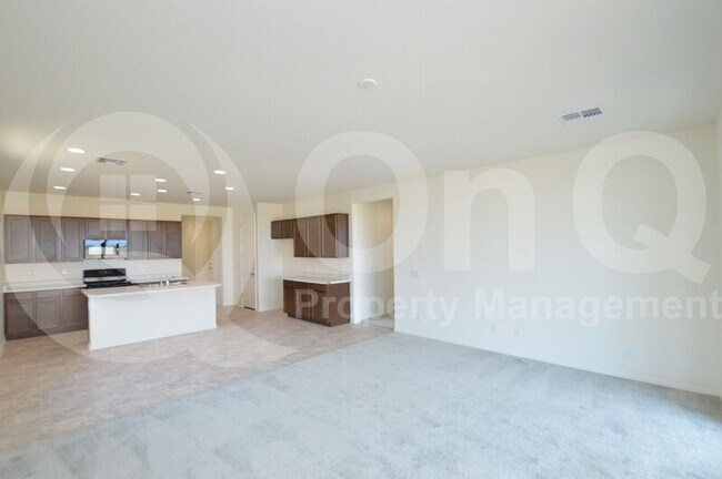 Photo - 816 S Strahan Pl