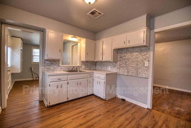 Photo - 3033 NW 31st St