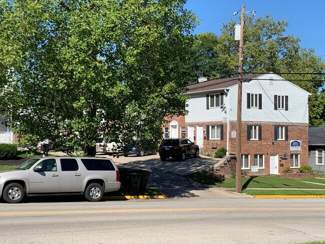 Roberts Apartments - Roberts Apartments