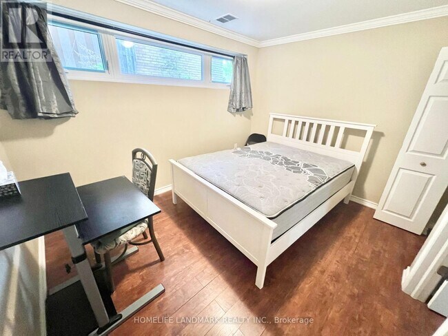 Photo - 159 Cocksfield Ave
