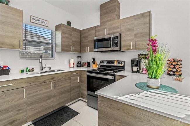 5708 Nightingale Ave Unit 2