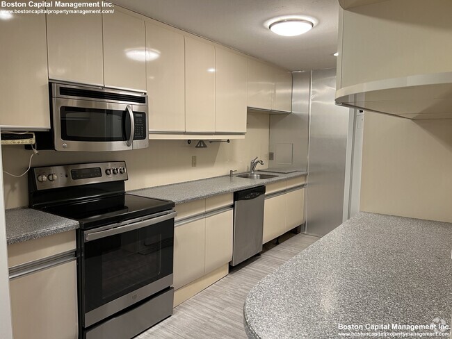 Building Photo - 121 Tremont St Unit uni322 2-bed 1-bath Rental