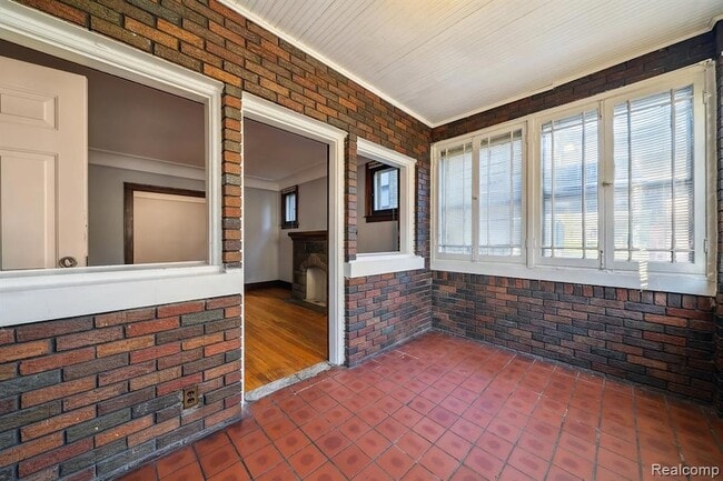 Photo - 59 W Margaret St