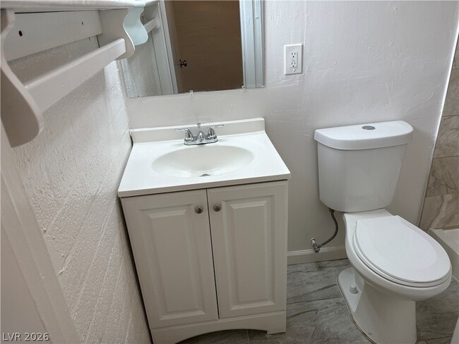 Photo - 2125 Elm Ave