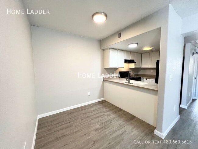 Building Photo - 4959 S Park Ave Unit 104 Rental