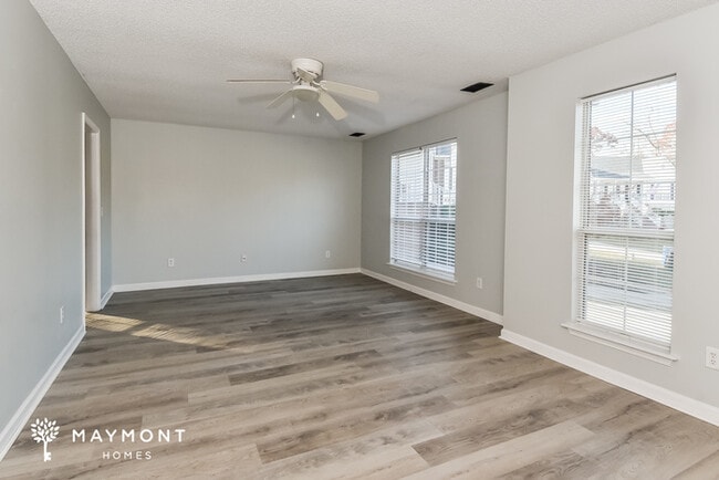 Photo - 505 Castlerock Ct