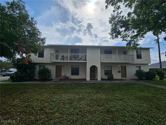 Building Photo - 626 SE 13th Ct Unit 1