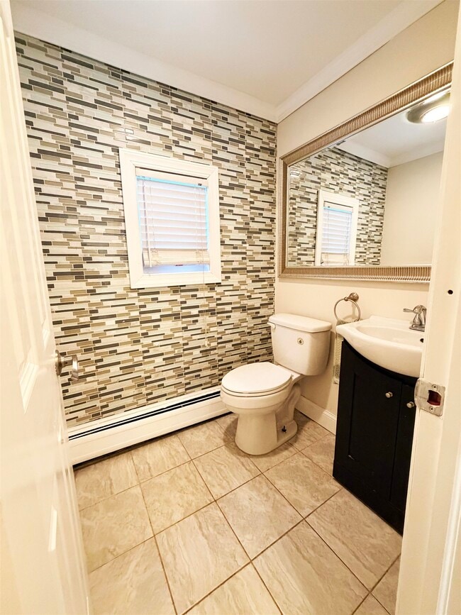 Photo - 6013 Buchanan Pl