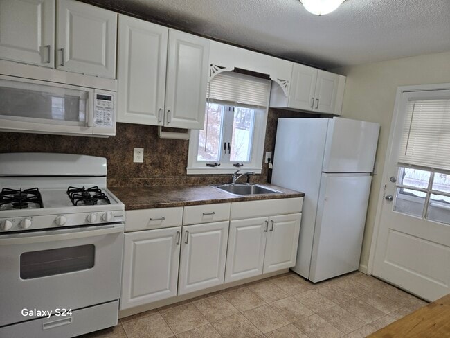 Photo - 94 Cortland Cir