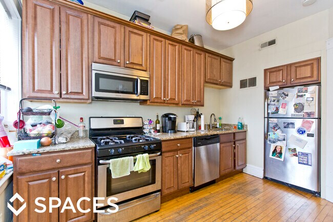 Photo - 3703 N Racine Ave