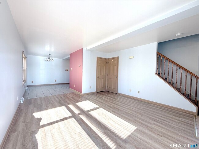 Photo - 209 Hamilton St