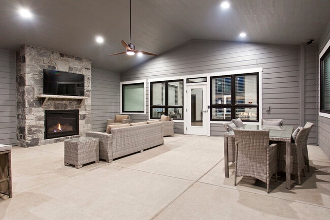 Building Photo - Park Villas