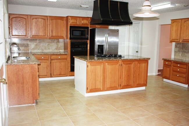 Photo - 2319 Mill Creek Dr