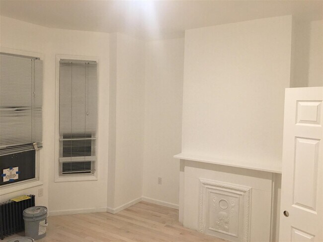 Photo - 60 Monitor St