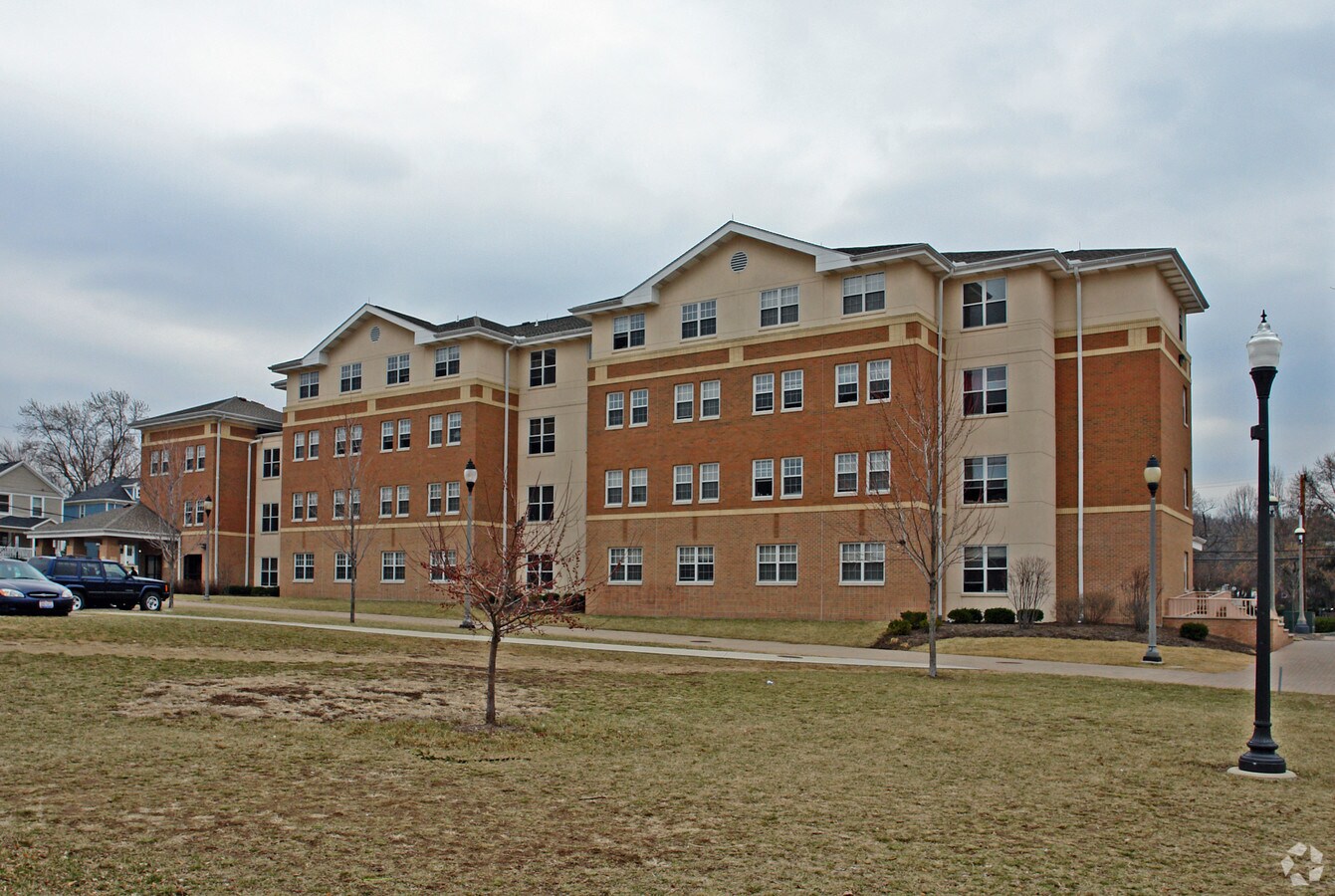Photo - Lawnview Apartments