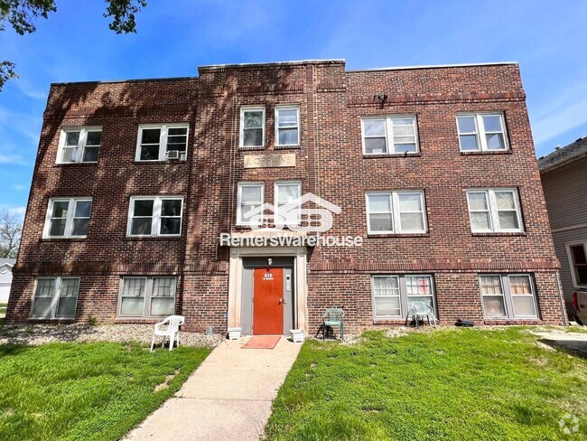 Building Photo - 610 N Buxton St Rental