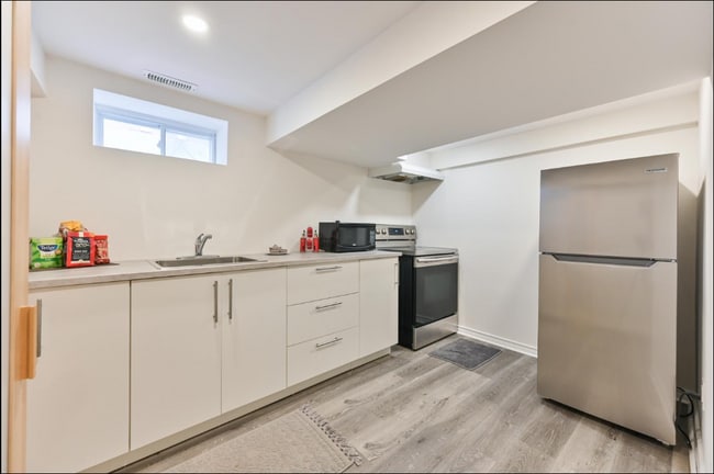 Photo - 406 Nairn Ave