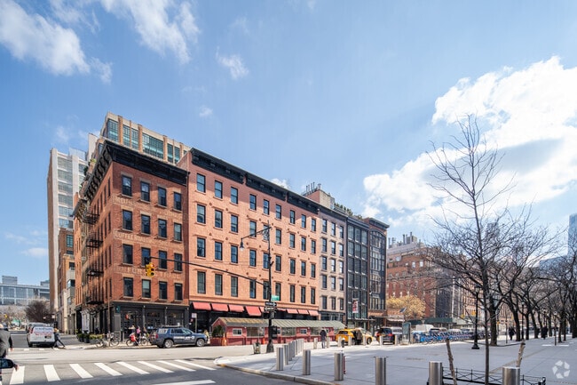 Photo - 15 Hubert St